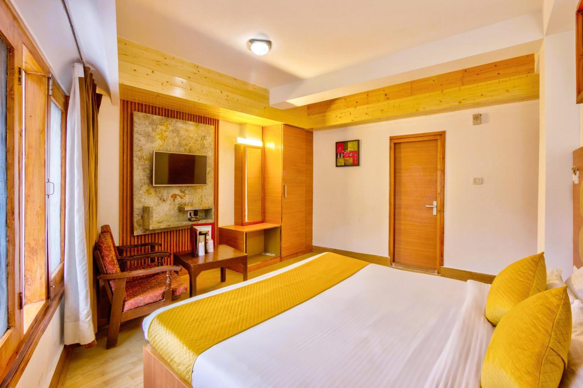 Hotel Greenfields Manāli Kültér fotó